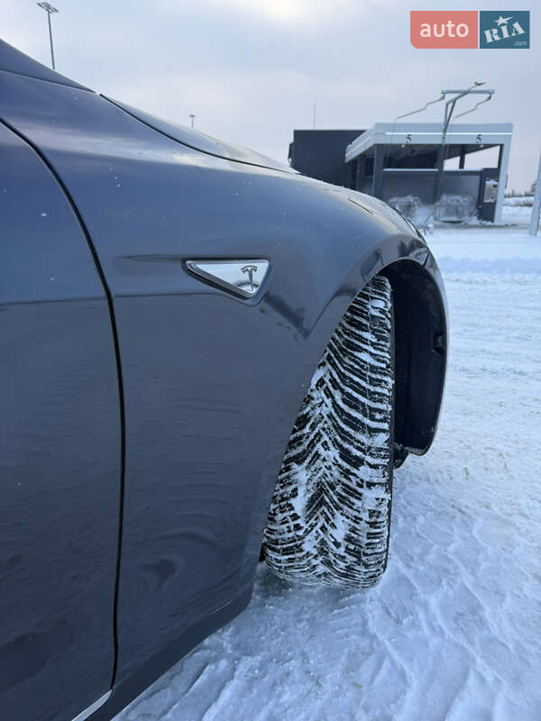 Лифтбек Tesla Model S 2015 в Львове фото 5 Лифтбек Tesla Model S 2015 в Львове