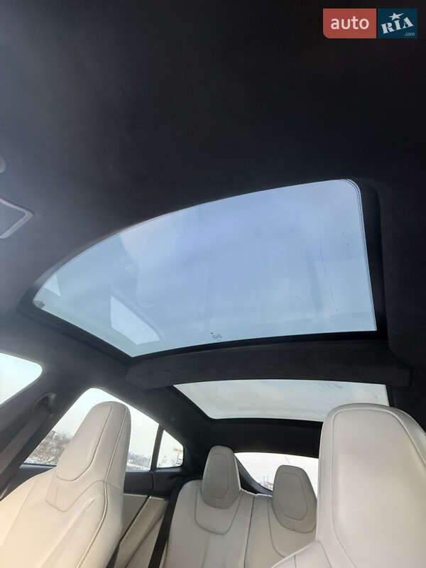 Лифтбек Tesla Model S 2015 в Львове фото 17 Лифтбек Tesla Model S 2015 в Львове