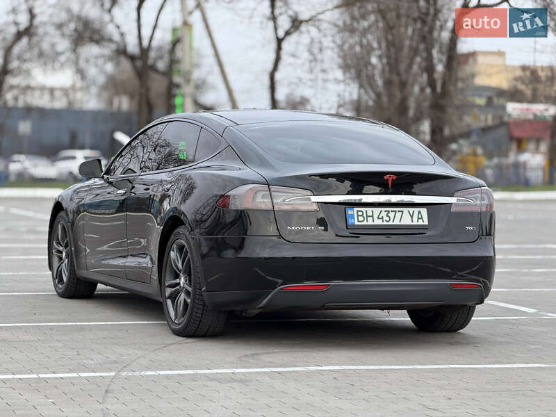 Лифтбек Tesla Model S 2015 в Одессе фото 13 Лифтбек Tesla Model S 2015 в Одессе