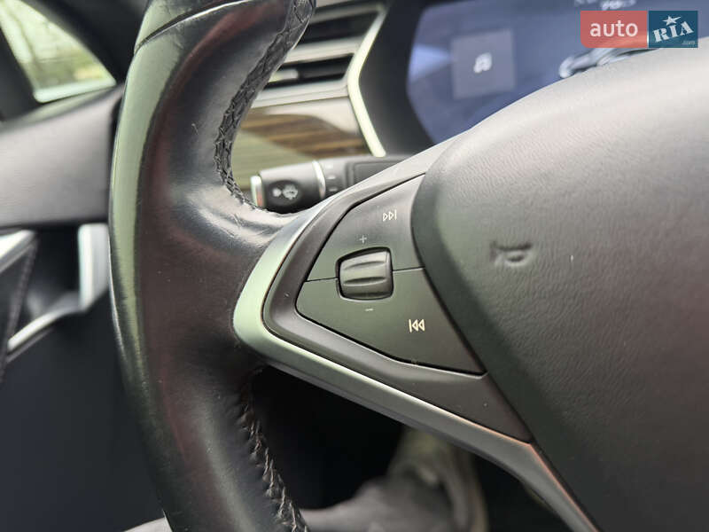 Лифтбек Tesla Model S 2015 в Одессе фото 46 Лифтбек Tesla Model S 2015 в Одессе