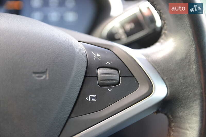 Лифтбек Tesla Model S 2014 в Луцке