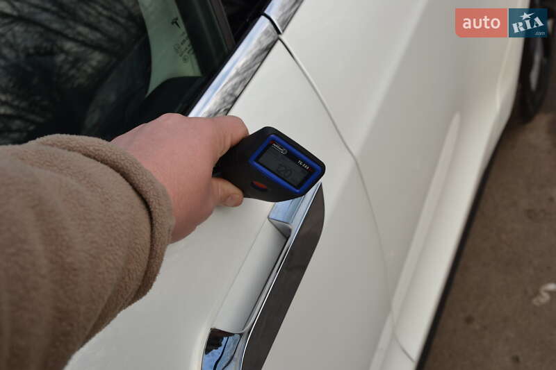 Лифтбек Tesla Model S 2014 в Луцке