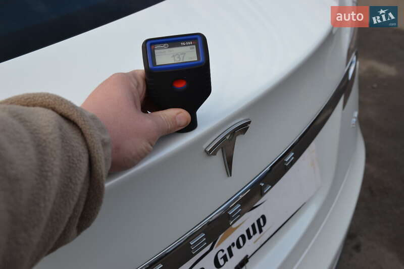 Лифтбек Tesla Model S 2014 в Луцке