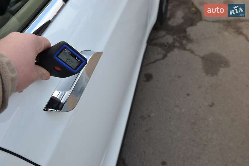 Лифтбек Tesla Model S 2014 в Луцке