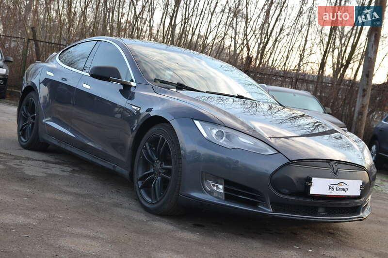 Лифтбек Tesla Model S 2012 в Луцке