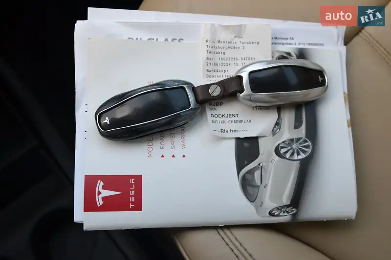 Лифтбек Tesla Model S 2012 в Луцке документ