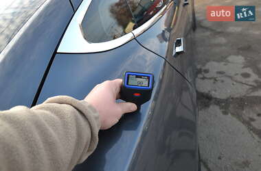 Лифтбек Tesla Model S 2015 в Луцке
