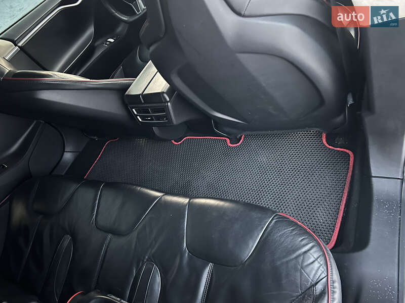 Лифтбек Tesla Model S 2013 в Киеве