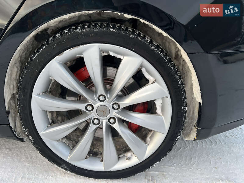 Лифтбек Tesla Model S 2013 в Киеве