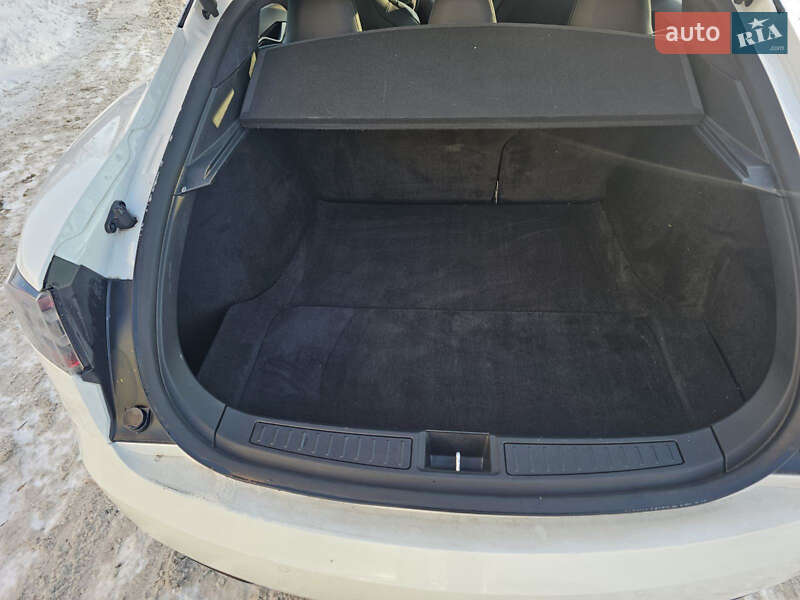 Лифтбек Tesla Model S 2019 в Хмельницком