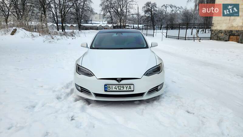 Лифтбек Tesla Model S 2018 в Киеве