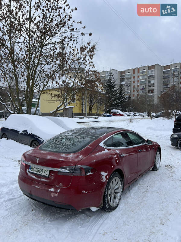 Лифтбек Tesla Model S 2016 в Львове