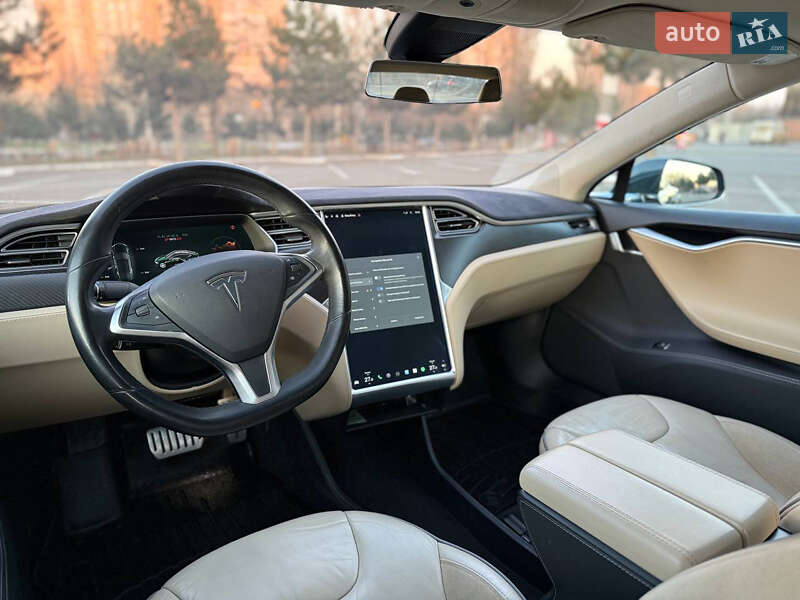 Лифтбек Tesla Model S 2014 в Одессе