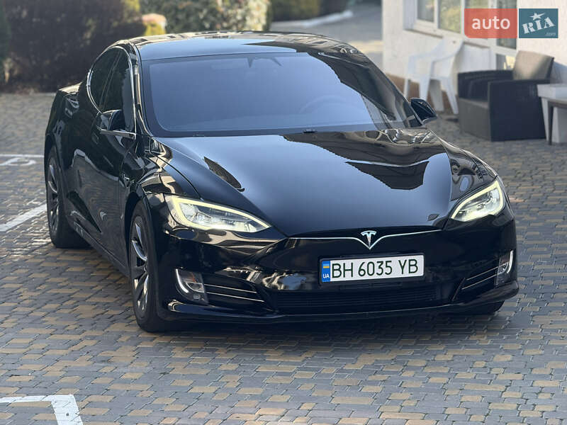 Tesla Model S 2020