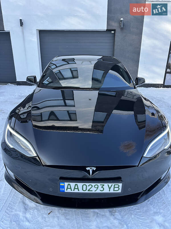 Лифтбек Tesla Model S 2019 в Киеве