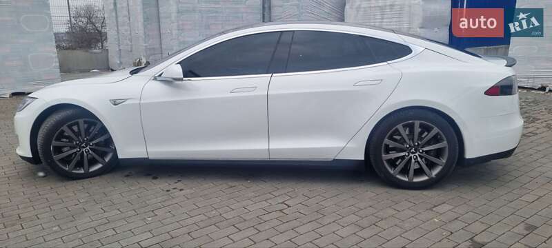 Лифтбек Tesla Model S 2014 в Николаеве