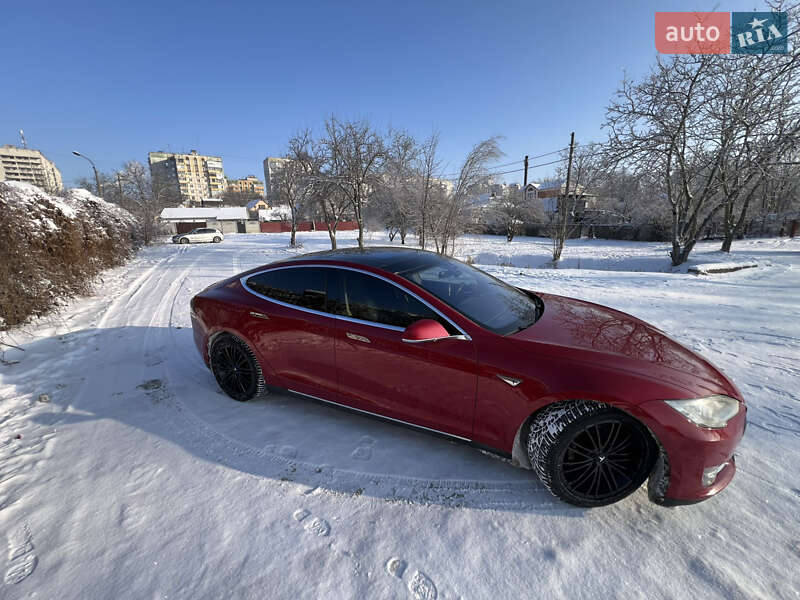 Лифтбек Tesla Model S 2015 в Белой Церкви фото 32 Лифтбек Tesla Model S 2015 в Белой Церкви