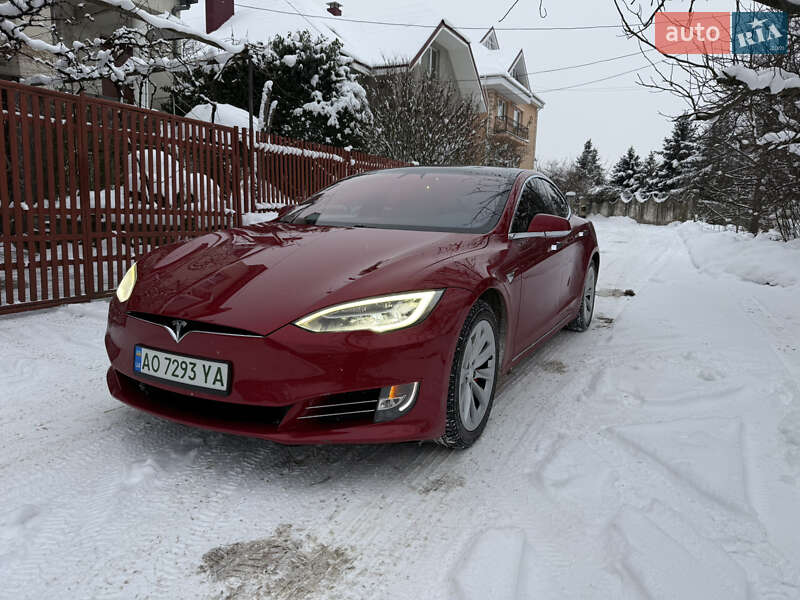 Лифтбек Tesla Model S 2020 в Ужгороде