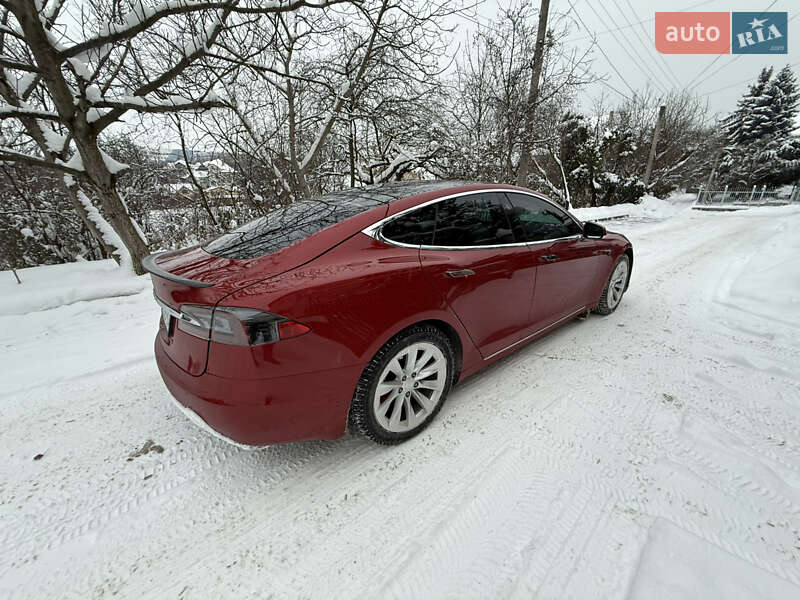Лифтбек Tesla Model S 2020 в Ужгороде