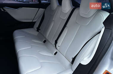 Лифтбек Tesla Model S 2017 в Николаеве