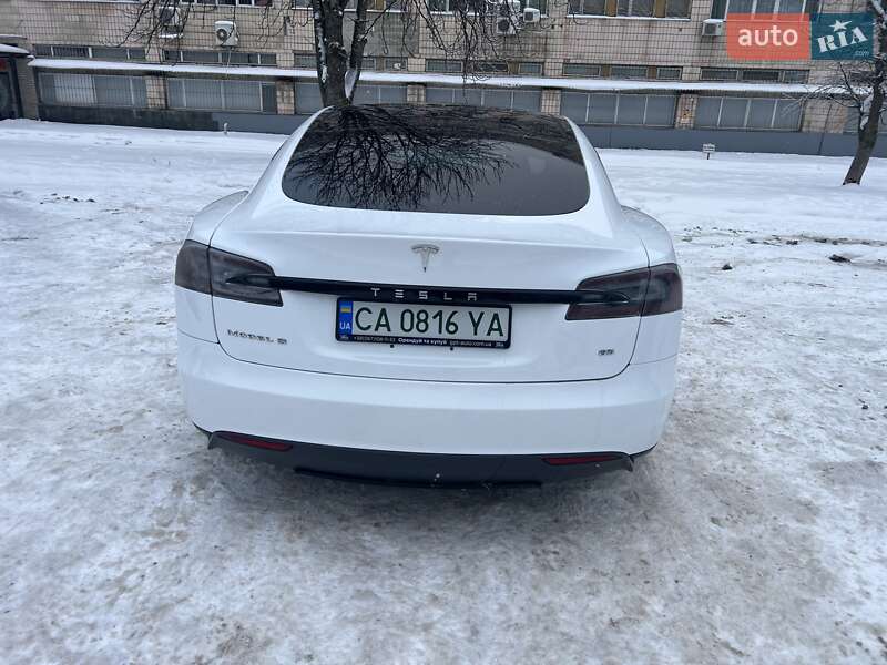 Лифтбек Tesla Model S 2014 в Киеве