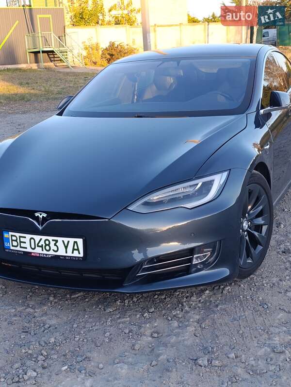 Лифтбек Tesla Model S 2016 в Вознесенске