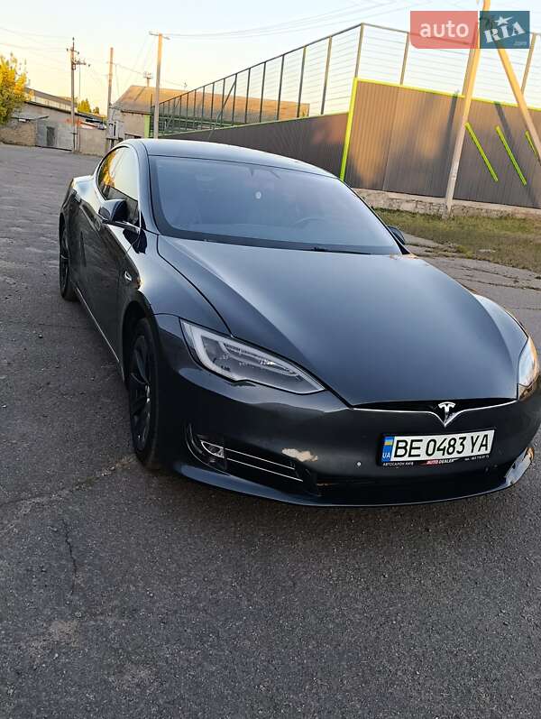 Лифтбек Tesla Model S 2016 в Вознесенске