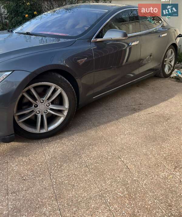 Лифтбек Tesla Model S 2013 в Одессе
