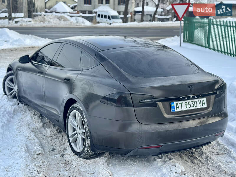 Лифтбек Tesla Model S 2014 в Ивано-Франковске