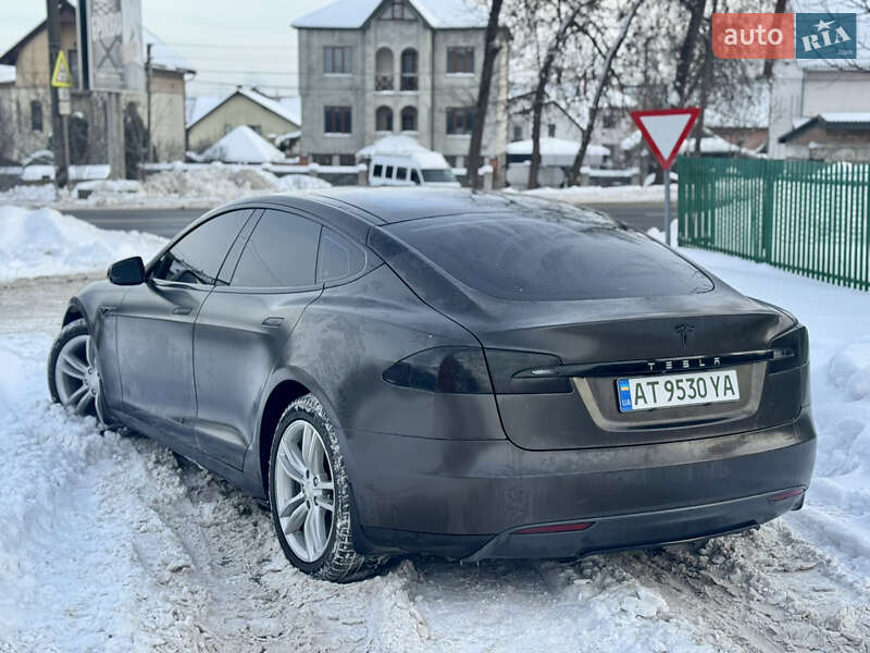 Лифтбек Tesla Model S 2014 в Ивано-Франковске