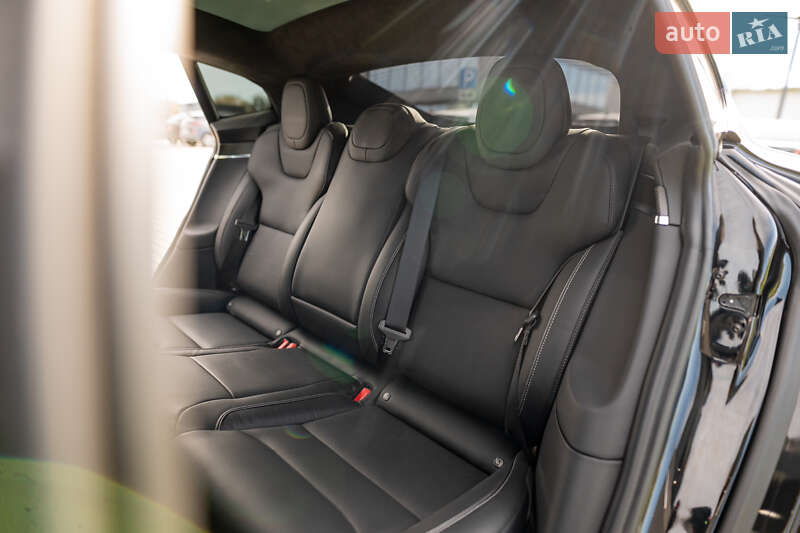 Лифтбек Tesla Model S 2022 в Львове