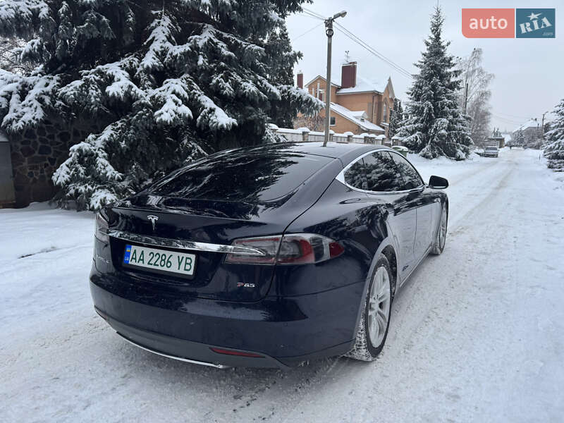 Лифтбек Tesla Model S 2015 в Киеве фото 8 Лифтбек Tesla Model S 2015 в Киеве