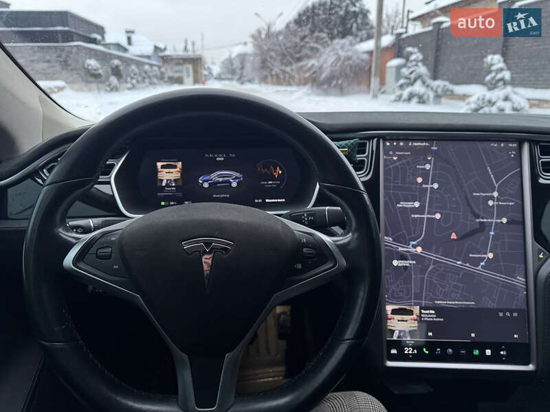 Лифтбек Tesla Model S 2015 в Киеве фото 15 Лифтбек Tesla Model S 2015 в Киеве