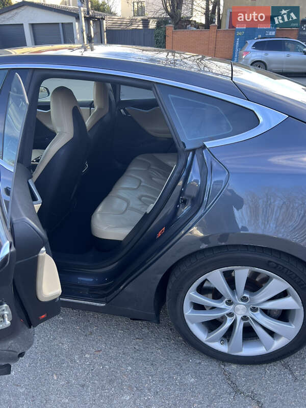 Лифтбек Tesla Model S 2014 в Одессе