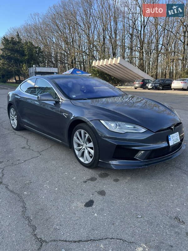 Tesla Model S 2014