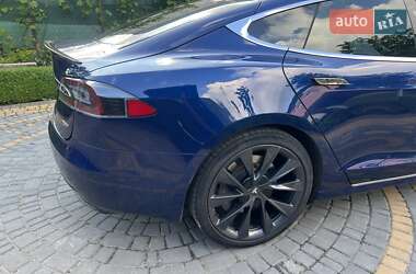 Лифтбек Tesla Model S 2018 в Киеве