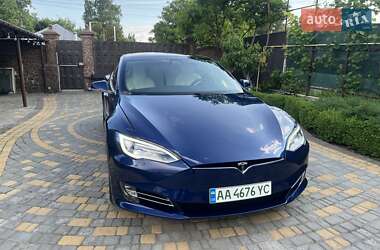 Лифтбек Tesla Model S 2018 в Киеве