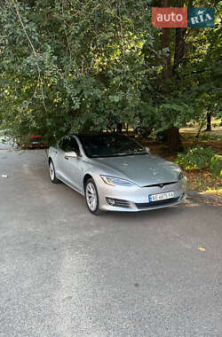 Лифтбек Tesla Model S 2017 в Днепре