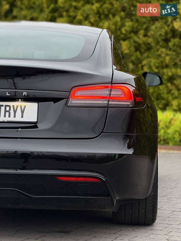 Лифтбек Tesla Model S 2023 в Стрые