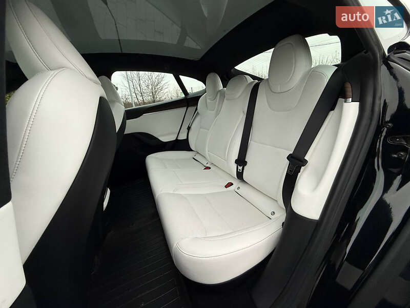 Лифтбек Tesla Model S 2023 в Стрые