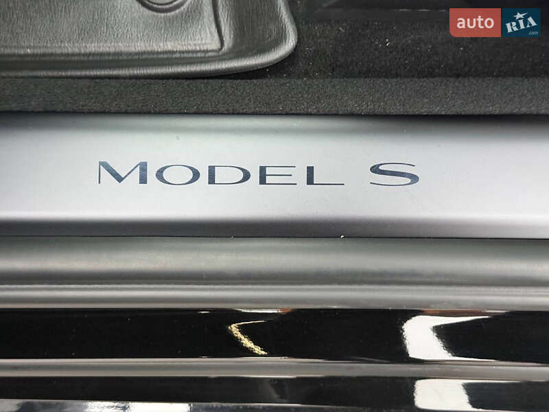 Лифтбек Tesla Model S 2023 в Стрые