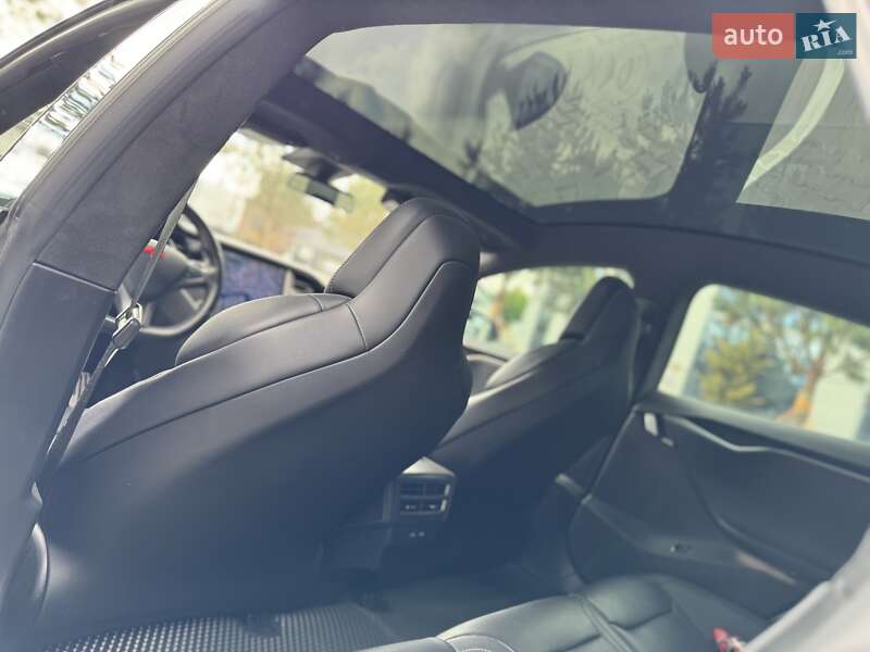 Ліфтбек Tesla Model S 2018 в Рівному