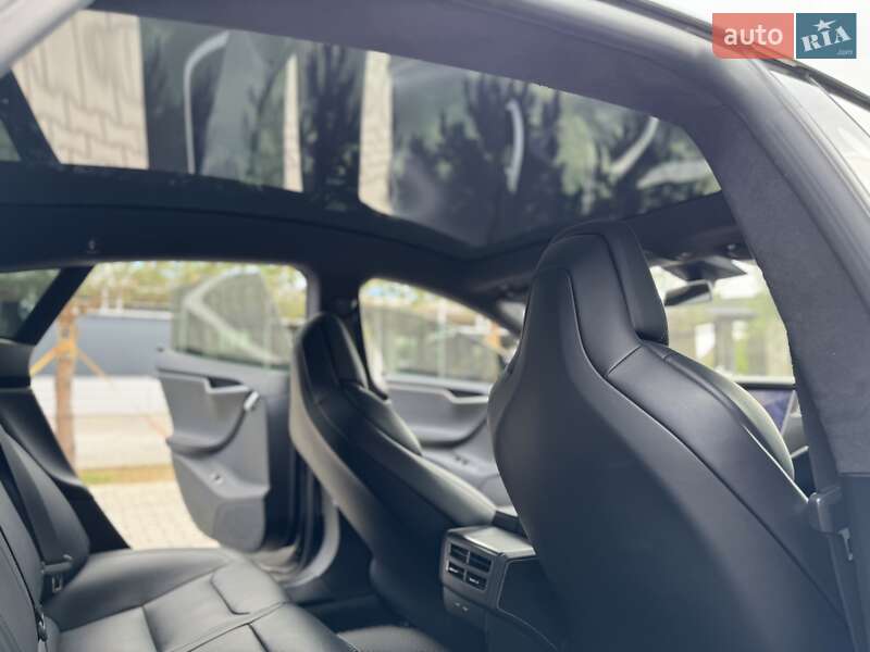 Ліфтбек Tesla Model S 2018 в Рівному