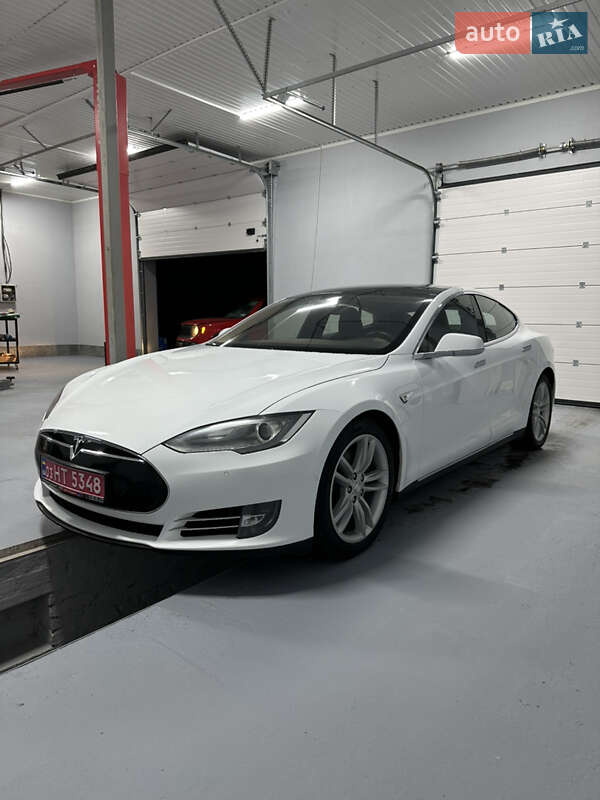 Лифтбек Tesla Model S 2015 в Миргороде фото 15 Лифтбек Tesla Model S 2015 в Миргороде