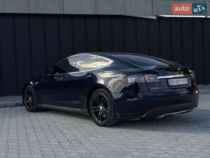 Лифтбек Tesla Model S 2013 в Каменец-Подольском