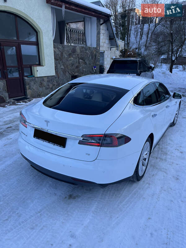 Лифтбек Tesla Model S 2016 в Львове фото 6 Лифтбек Tesla Model S 2016 в Львове
