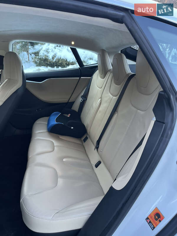 Лифтбек Tesla Model S 2016 в Львове фото 19 Лифтбек Tesla Model S 2016 в Львове