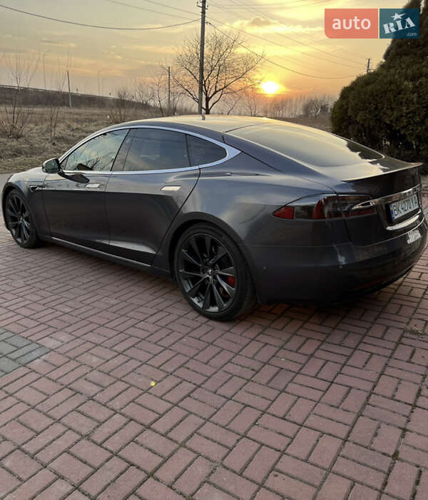 Лифтбек Tesla Model S 2020 в Ровно