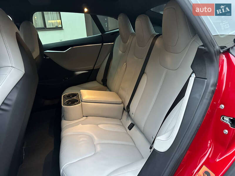 Лифтбек Tesla Model S 2015 в Одессе