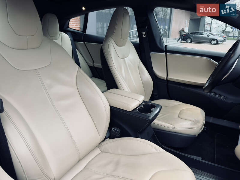Лифтбек Tesla Model S 2015 в Одессе
